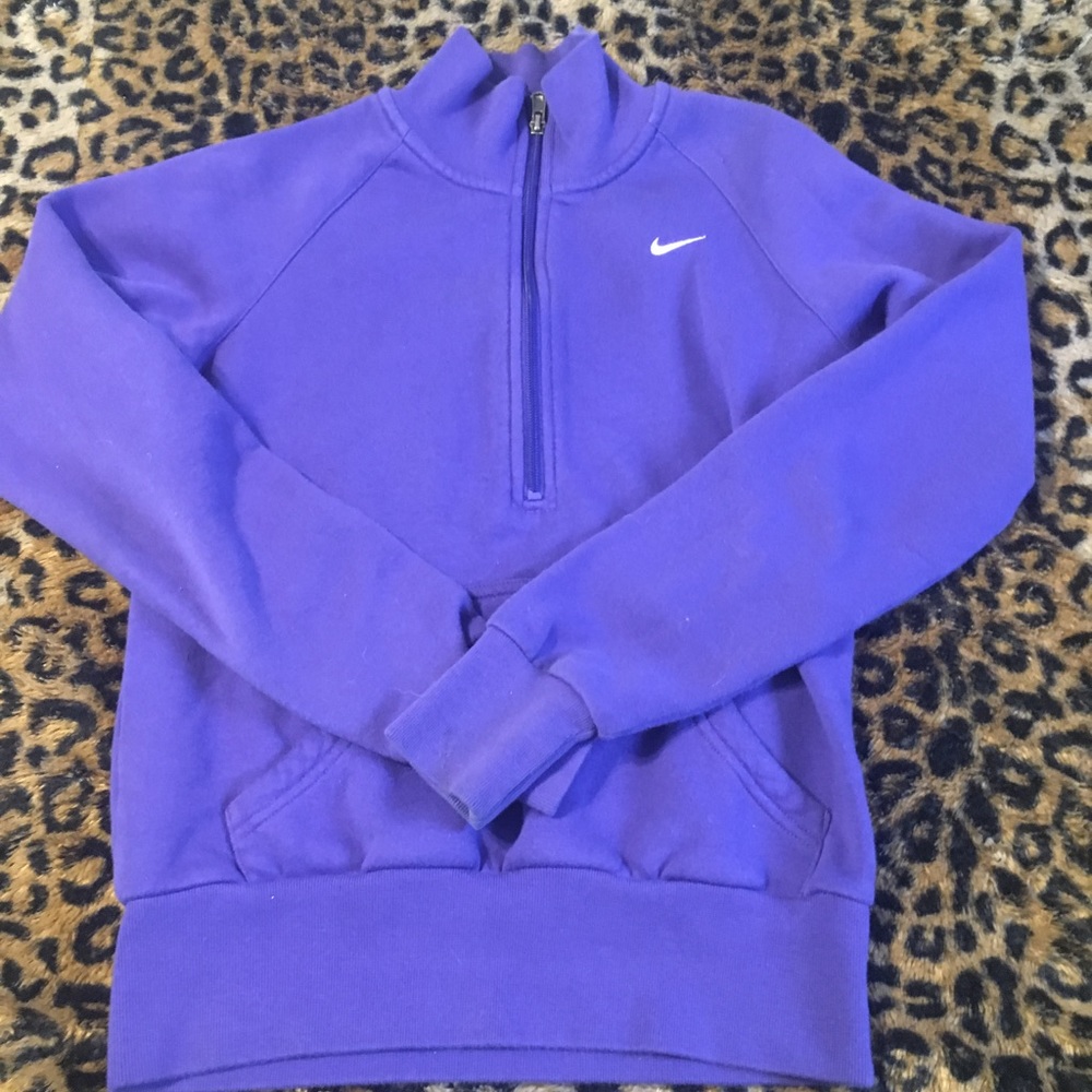 Nike pullover sweatshirt.